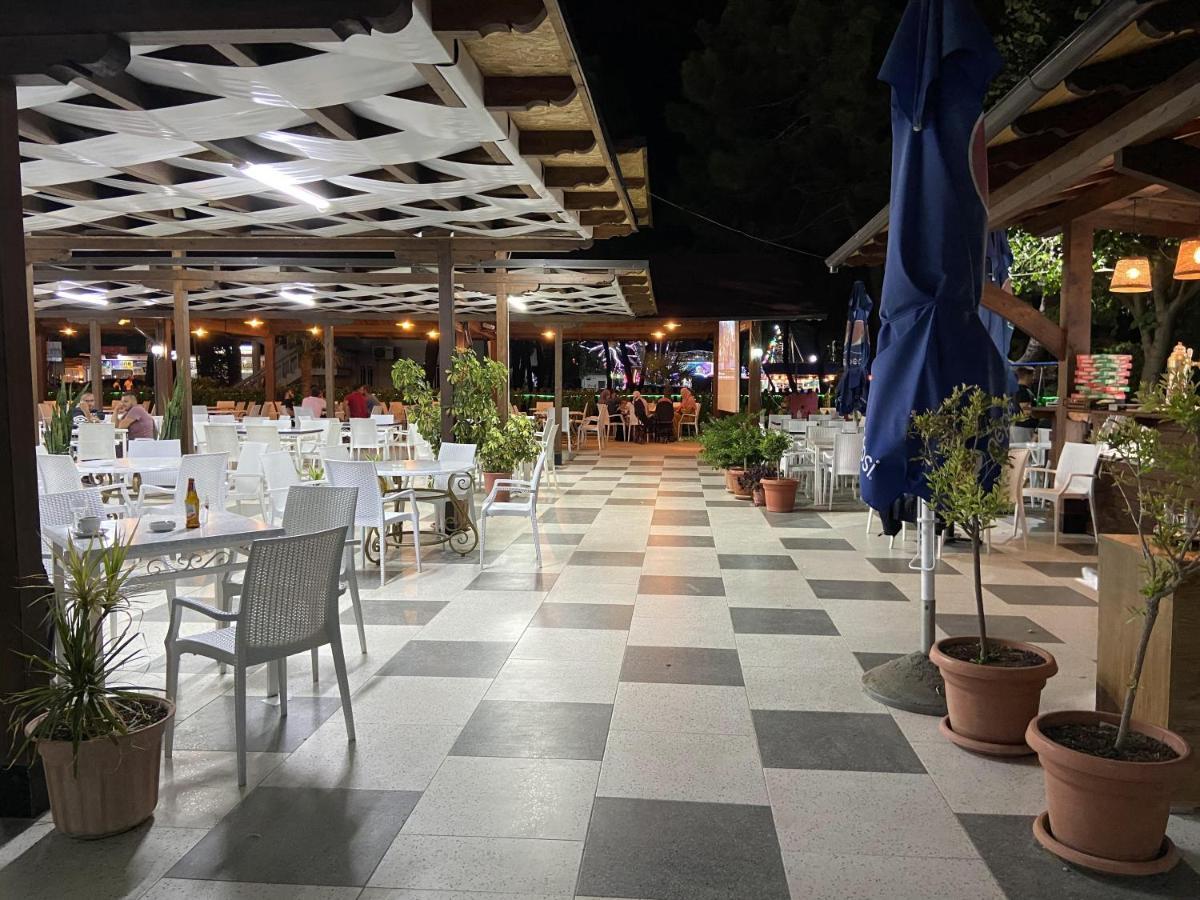 Center Park Hotel Velipoje Exterior photo
